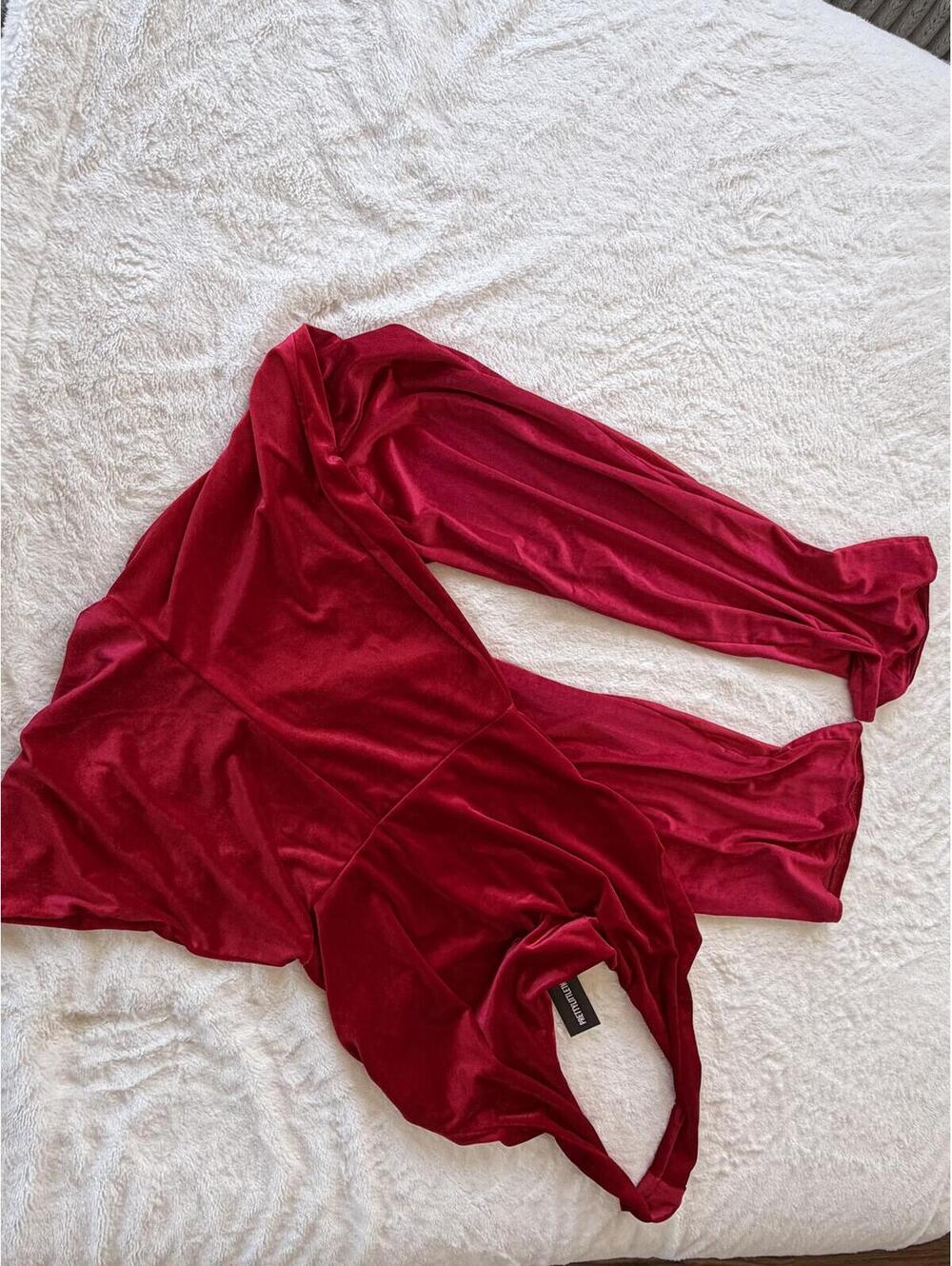 PrettyLittleThing Red Velvet Dress Size US 8